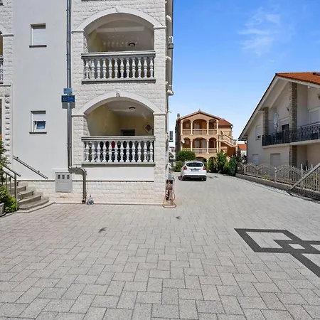 2 Bedroom Awesome In