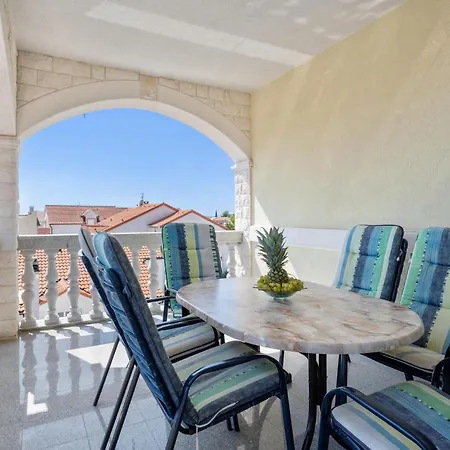 דירה 2 Bedroom Awesome In וודיצה